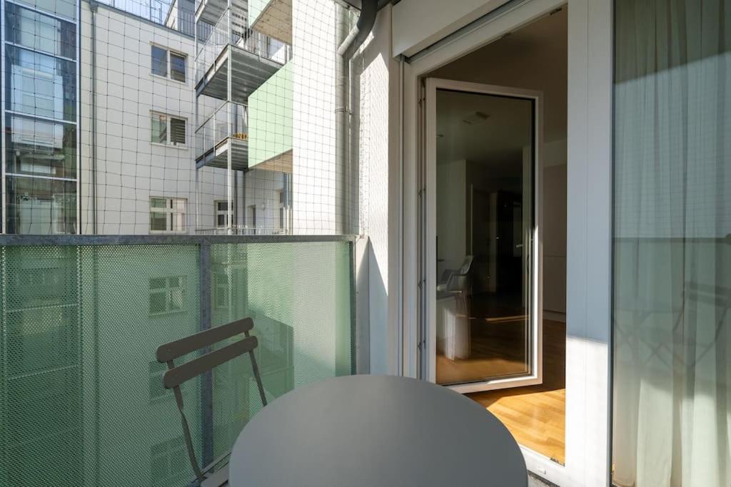 Sunny 1Br Home With Balcony By Hm Вена Экстерьер фото