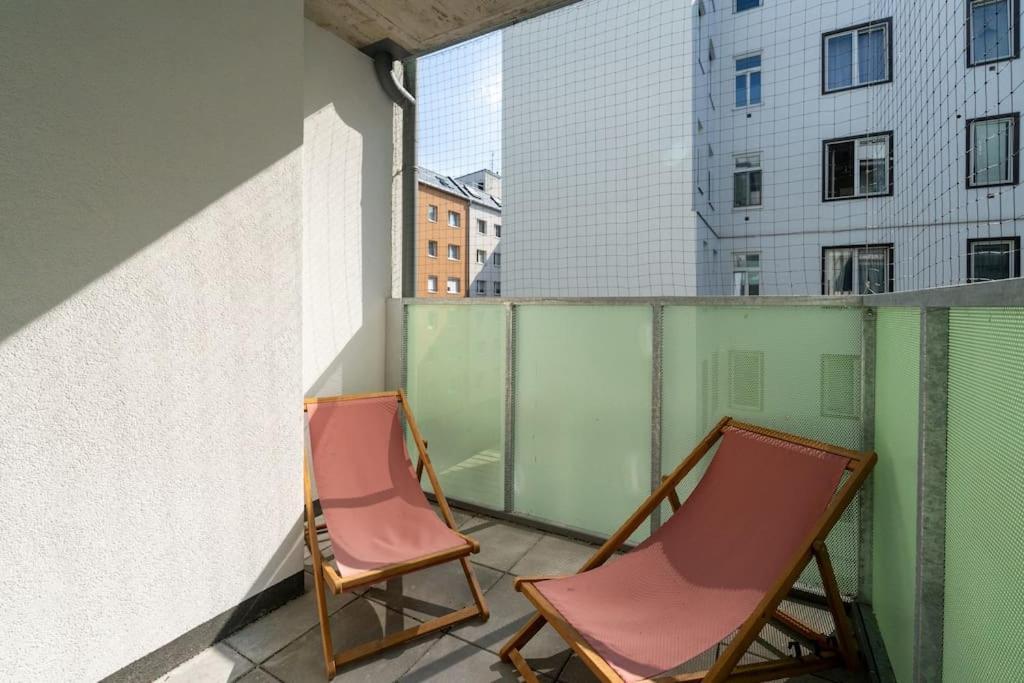 Sunny 1Br Home With Balcony By Hm Вена Экстерьер фото